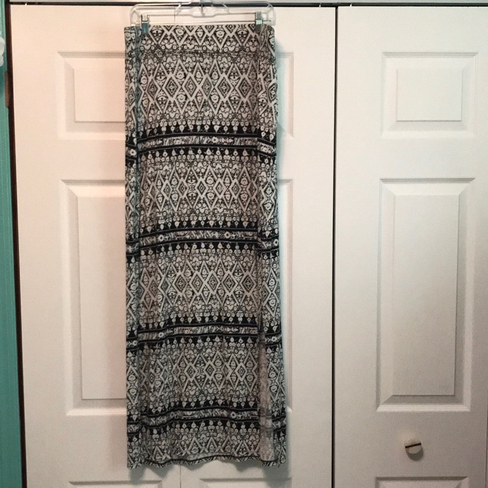 Tall maxi skirt with slits